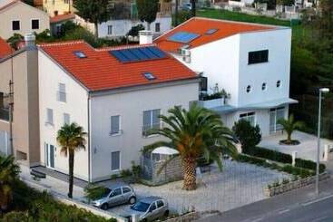 膳宿费 Villa Diana Zadar