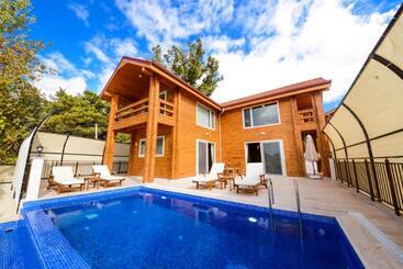 Lucida Villas - Islamlar Town