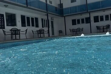 هتل Douglas Highway