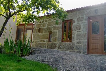 بنسيون Room In B&b   Paradise Is Real At Vale Martinho Rosa