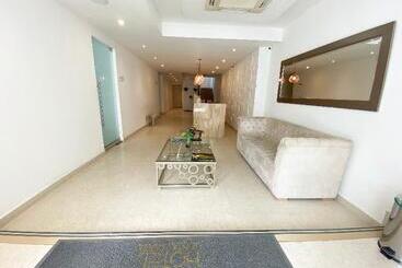 Отель 1525 By Geh Suites