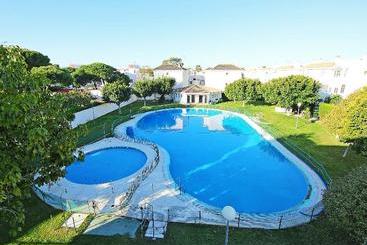 Отель Apartment Urb Pinar Almadraba