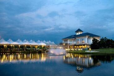 ホテル Eastwood Valley Golf & Country Club