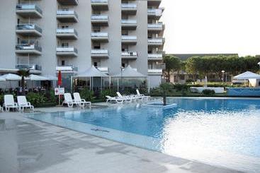 هتل Elena Club Resort