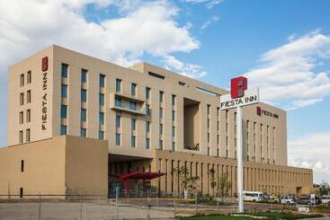 בית מלון כפרי Fiesta Inn Silao Puerto Interior