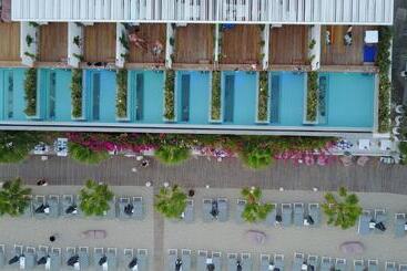 هتل Mykonos Dove Beachfront