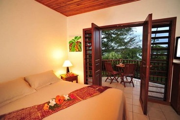 هتل Poppys On The Lagoon