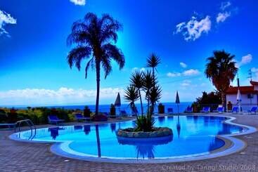 Rosy Hotel Residence