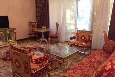 هتل Uzhnoe Vzmorie Health Resort