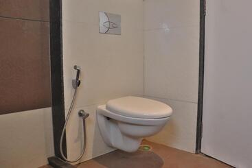 ホテル Dwarka Grand