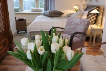 Ráj Na Zemi Venkovský Hotel A Kavárna