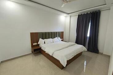 Aks International Hotel And Resort