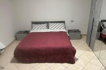 צימר Porta Mazzini Central Rooms
