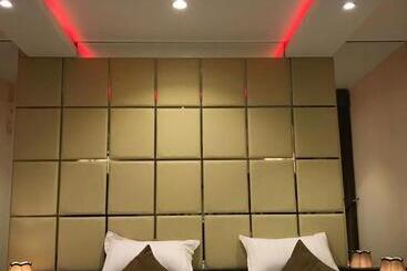 Отель And Apartments Al Raqi Mall Artiaad