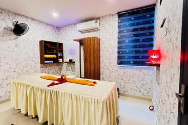 בית מלון כפרי Ayur Arogyam Rooms And Spa