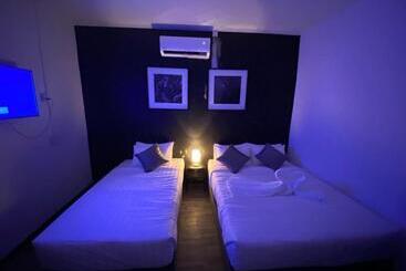 בית מלון כפרי The Sky Inn