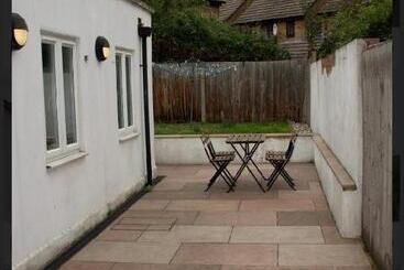 Пансион Brentford Guest Rooms