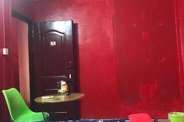 호텔 The Big Boss Indian & Nepali Restaurant House