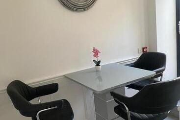 بنسيون Johnsville House