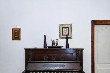 بنسيون Leana Hub Guest House