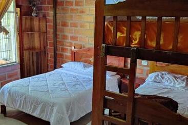 تختخواب و صبحانه Hostería La Tolita De John 8 Pax