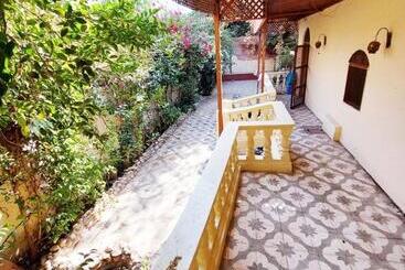 مبيت وإفطار Villa Cleopatra Luxor West Bank