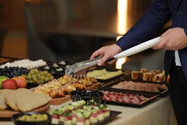 هتل Andoena Resort