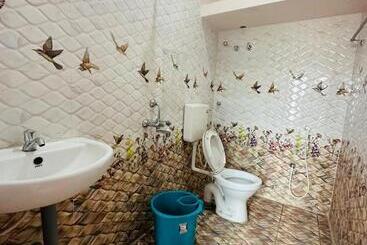 בית מלון כפרי Crystal Inn