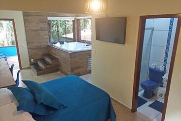 Hotel Pousada Aquarela   Macacos