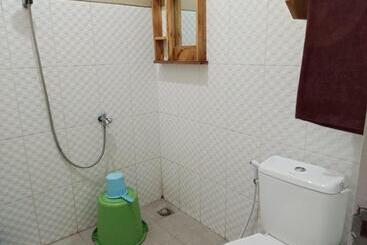 فندق Reddoorz @ Pantai Sayangheulang