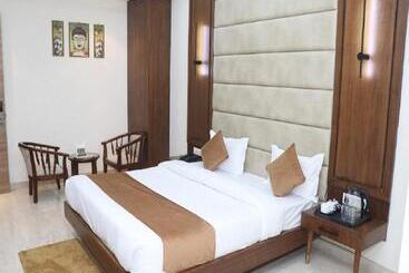 בית מלון כפרי Signum Cityscapes The Royal Jewel