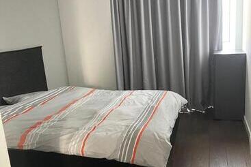 アパートホテル Laurel Point