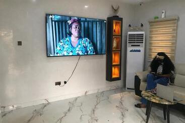 فندق Connery Homes