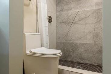 فندق Exclusivo Inn And Suites Near Arlington Stadium