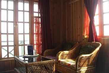 Отель Resort Sonar Tari