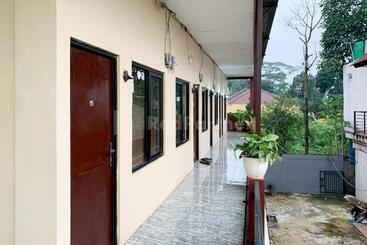 فندق Srb Near Mall Ciputra Cibubur Mitra Reddoorz