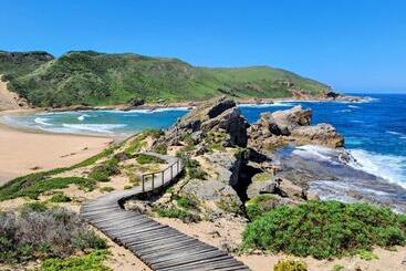 بنسيون Calm Waters Guesthouse