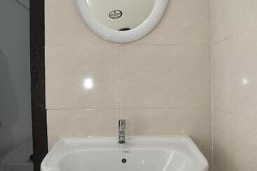 פנסיון Kaameng Guest House