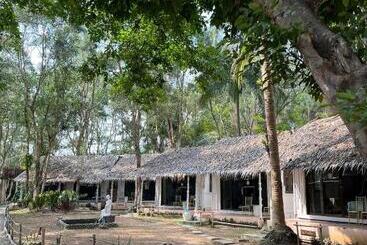 אתר נופש Long Beach Club Krabi