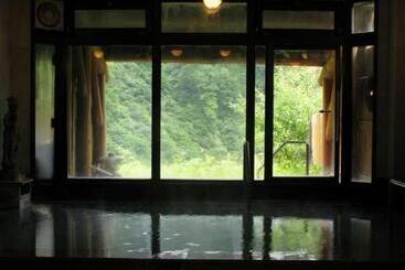 ריוקאן 燕温泉ホテル岩戸屋