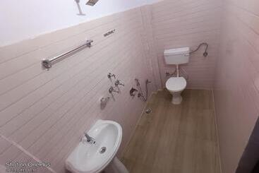 Abhishek Hotel , Sonprayag