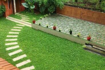 Athirappily Sreenilayam Heritage Resort