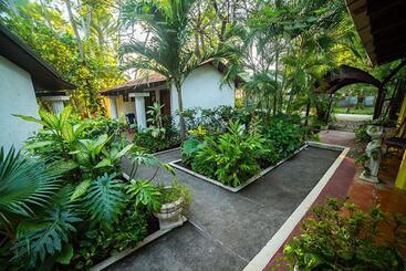 مبيت وإفطار Hibiscus Cabina 4