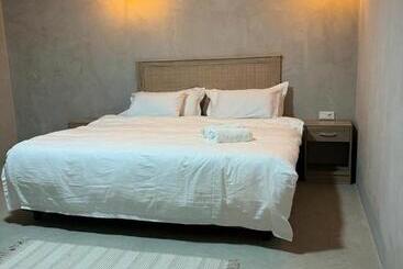 בית מלון כפרי Palms Lodge