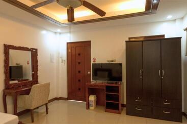 Hotel Teofely Gardens Resort Near Tagaytay