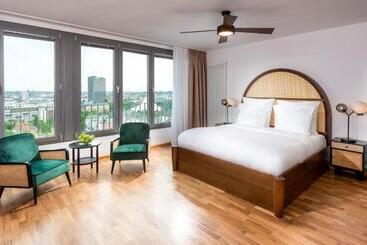 هتل The Tale Luxury Suites