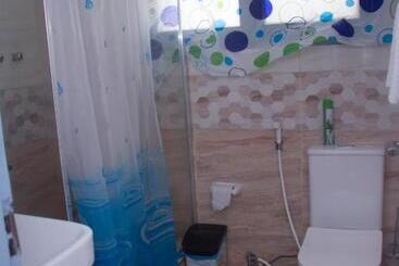 פנסיון Platina House