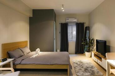 הוסטל Siesta Spaces Adela