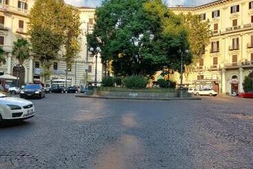 تختخواب و صبحانه Morghen 88 Vomero Rooms