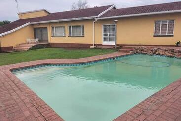 مبيت وإفطار Restwell Accommodation